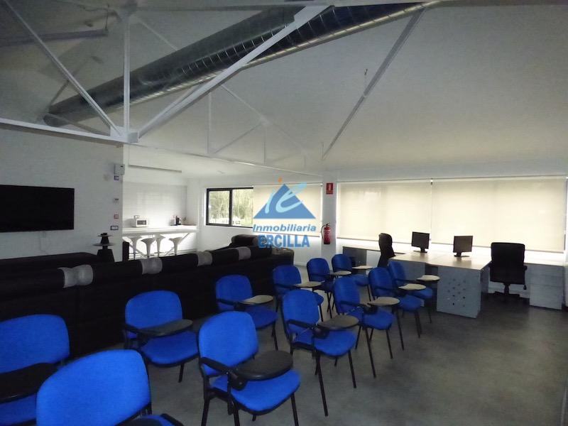 Nave industrial en alquiler con playa privada